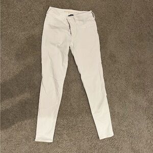 Women’s White American Eagle Skinny Jeans Size 6